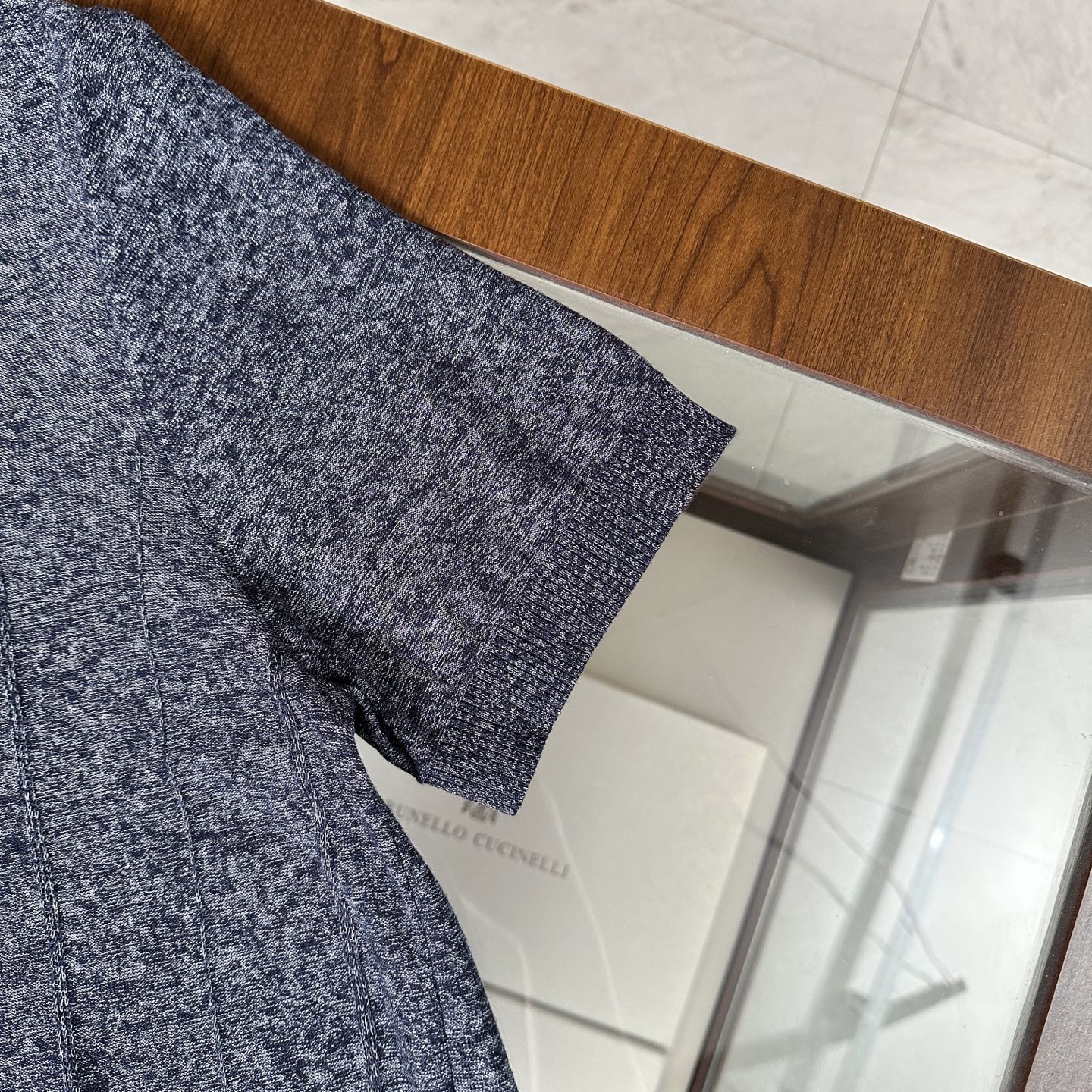 🆕🆕🆕【Loro piana】 官网同步发售经典条纹棉麻混纺三排扣Polo衫、以自然纤维重构优雅休闲的穿