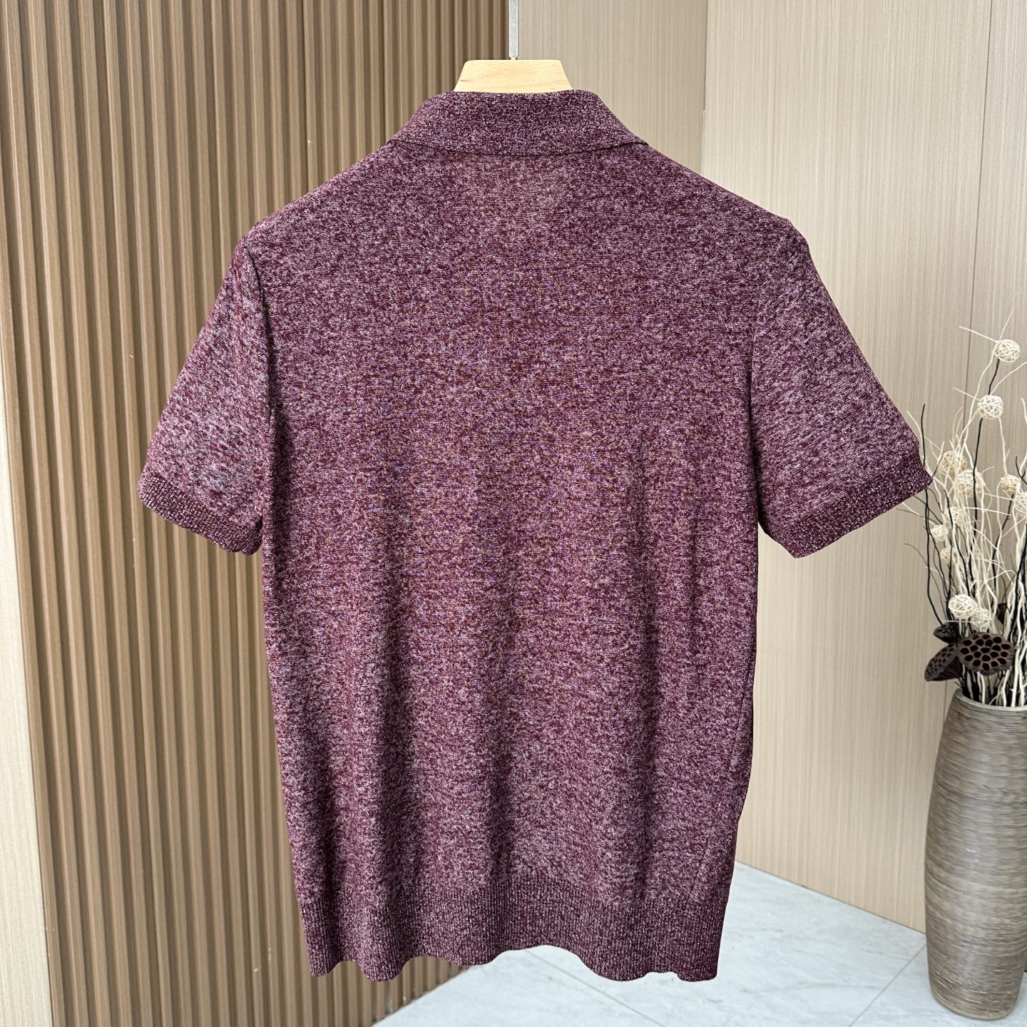 🆕🆕🆕【Loro piana】 官网同步发售经典条纹棉麻混纺三排扣Polo衫、以自然纤维重构优雅休闲的穿