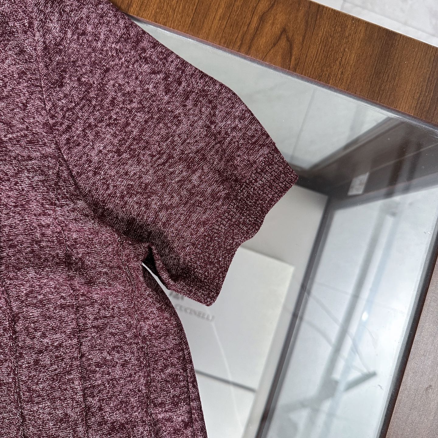 🆕🆕🆕【Loro piana】 官网同步发售经典条纹棉麻混纺三排扣Polo衫、以自然纤维重构优雅休闲的穿