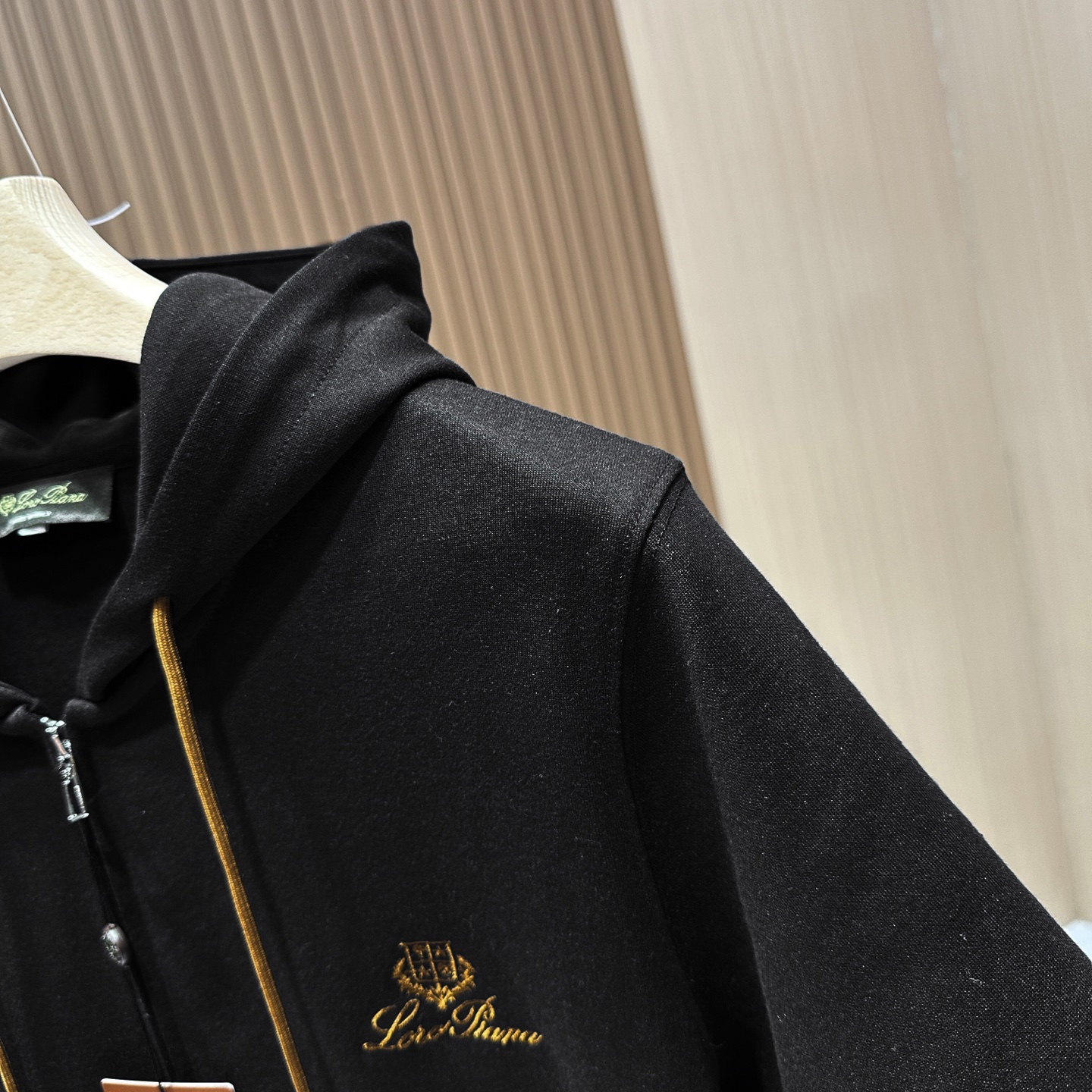 /套 🆕🆕🆕【Loro piana】老钱风经典图腾刺绣标识运动休闲套装Loro piana家新款套装以其