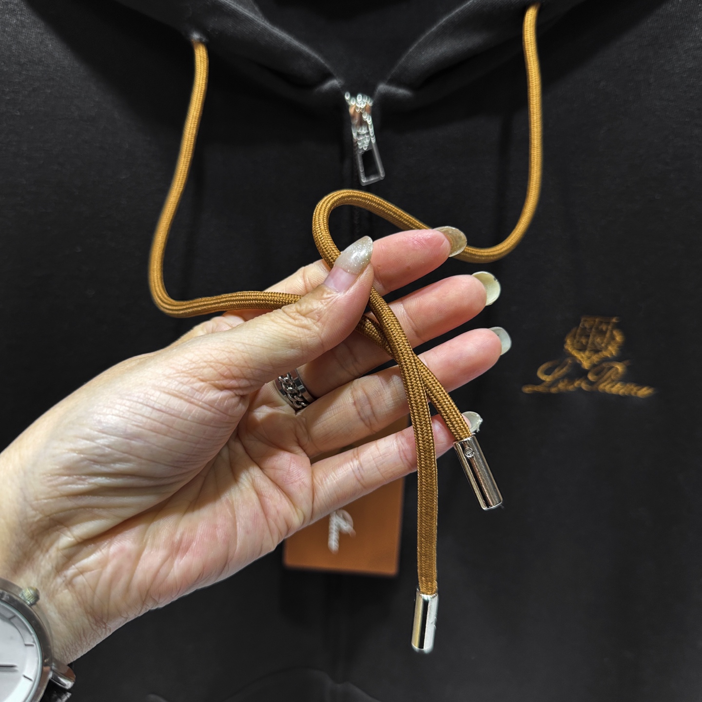 /套 🆕🆕🆕【Loro piana】老钱风经典图腾刺绣标识运动休闲套装Loro piana家新款套装以其