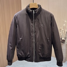 羽绒服 🆕🆕🆕 #新款上新 【Bomber Windmate男士轻薄飞行员羽绒夹克】 意式老钱风的经典之作,将简约版型与 羽绒服 🆕🆕🆕 #新款上新 【Bomber Windmate男士轻薄飞行员羽绒夹克】 意式老钱风的经典之作,将简约版型与