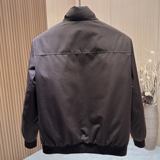 羽绒服 🆕🆕🆕 #新款上新 【Bomber Windmate男士轻薄飞行员羽绒夹克】 意式老钱风的经典之作,将简约版型与 羽绒服 🆕🆕🆕 #新款上新 【Bomber Windmate男士轻薄飞行员羽绒夹克】 意式老钱风的经典之作,将简约版型与