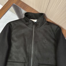 羽绒服 🆕🆕🆕 #新款上新 【Loro Piana 拼接麂皮立领飞行员轻薄羽绒夹克,磨砂质感搭配针织袖,设计功能与时尚感 羽绒服 🆕🆕🆕 #新款上新 【Loro Piana 拼接麂皮立领飞行员轻薄羽绒夹克,磨砂质感搭配针织袖,设计功能与时尚感