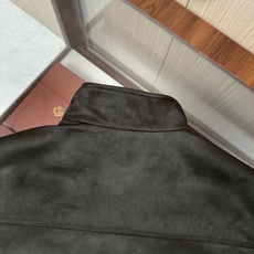 羽绒服 🆕🆕🆕 #新款上新 【Loro Piana 拼接麂皮立领飞行员轻薄羽绒夹克,磨砂质感搭配针织袖,设计功能与时尚感 羽绒服 🆕🆕🆕 #新款上新 【Loro Piana 拼接麂皮立领飞行员轻薄羽绒夹克,磨砂质感搭配针织袖,设计功能与时尚感