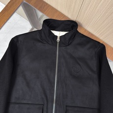 羽绒服 🆕🆕🆕 #新款上新 【Loro Piana 拼接麂皮立领飞行员轻薄羽绒夹克,磨砂质感搭配针织袖,设计功能与时尚感 羽绒服 🆕🆕🆕 #新款上新 【Loro Piana 拼接麂皮立领飞行员轻薄羽绒夹克,磨砂质感搭配针织袖,设计功能与时尚感