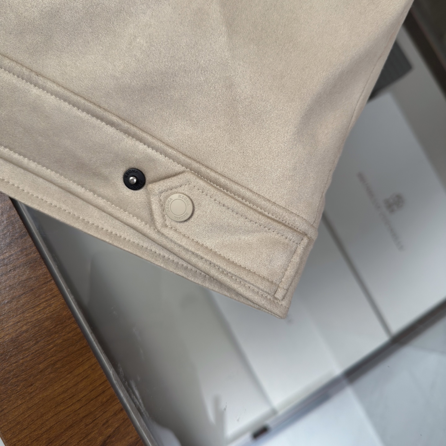 羽绒服 🆕🆕🆕 #新款上新 【Zegna 鹿皮绒夹克,内衬薄羽绒保暖不臃肿,单穿风度满满,轻盈保暖不压身,比普通夹棉更轻 羽绒服 🆕🆕🆕 #新款上新 【Zegna 鹿皮绒夹克,内衬薄羽绒保暖不臃肿,单穿风度满满,轻盈保暖不压身,比普通夹棉更轻