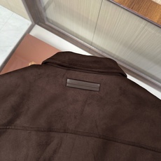 羽绒服 🆕🆕🆕 #新款上新 【Zegna 鹿皮绒夹克,内衬薄羽绒保暖不臃肿,单穿风度满满,轻盈保暖不压身,比普通夹棉更轻 羽绒服 🆕🆕🆕 #新款上新 【Zegna 鹿皮绒夹克,内衬薄羽绒保暖不臃肿,单穿风度满满,轻盈保暖不压身,比普通夹棉更轻
