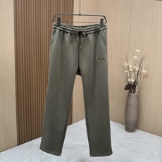 🆕🆕🆕【Loro Piana 连帽卫衣套装,将老钱风的松弛质感完美诠释,甄选高支棉混纺面料,触感软糯细腻,自带柔和哑光肌 🆕🆕🆕【Loro Piana 连帽卫衣套装,将老钱风的松弛质感完美诠释,甄选高支棉混纺面料,触感软糯细腻,自带柔和哑光肌