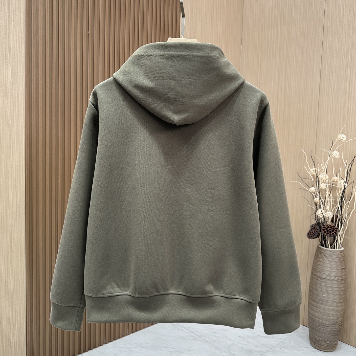 🆕🆕🆕【Loro Piana 连帽卫衣套装,将老钱风的松弛质感完美诠释,甄选高支棉混纺面料,触感软糯细腻,自带柔和哑光肌 🆕🆕🆕【Loro Piana 连帽卫衣套装,将老钱风的松弛质感完美诠释,甄选高支棉混纺面料,触感软糯细腻,自带柔和哑光肌