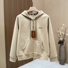 🆕🆕🆕【Loro Piana 连帽卫衣套装,将老钱风的松弛质感完美诠释,甄选高支棉混纺面料,触感软糯细腻,自带柔和哑光肌 🆕🆕🆕【Loro Piana 连帽卫衣套装,将老钱风的松弛质感完美诠释,甄选高支棉混纺面料,触感软糯细腻,自带柔和哑光肌