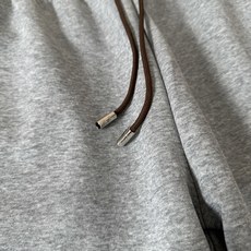 🆕🆕🆕【Loro Piana 连帽卫衣套装,将老钱风的松弛质感完美诠释,甄选高支棉混纺面料,触感软糯细腻,自带柔和哑光肌 🆕🆕🆕【Loro Piana 连帽卫衣套装,将老钱风的松弛质感完美诠释,甄选高支棉混纺面料,触感软糯细腻,自带柔和哑光肌