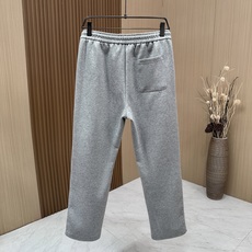🆕🆕🆕【Loro Piana 连帽卫衣套装,将老钱风的松弛质感完美诠释,甄选高支棉混纺面料,触感软糯细腻,自带柔和哑光肌 🆕🆕🆕【Loro Piana 连帽卫衣套装,将老钱风的松弛质感完美诠释,甄选高支棉混纺面料,触感软糯细腻,自带柔和哑光肌