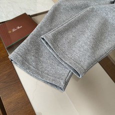 🆕🆕🆕【Loro Piana 连帽卫衣套装,将老钱风的松弛质感完美诠释,甄选高支棉混纺面料,触感软糯细腻,自带柔和哑光肌 🆕🆕🆕【Loro Piana 连帽卫衣套装,将老钱风的松弛质感完美诠释,甄选高支棉混纺面料,触感软糯细腻,自带柔和哑光肌