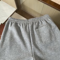 🆕🆕🆕【Loro Piana 连帽卫衣套装,将老钱风的松弛质感完美诠释,甄选高支棉混纺面料,触感软糯细腻,自带柔和哑光肌 🆕🆕🆕【Loro Piana 连帽卫衣套装,将老钱风的松弛质感完美诠释,甄选高支棉混纺面料,触感软糯细腻,自带柔和哑光肌