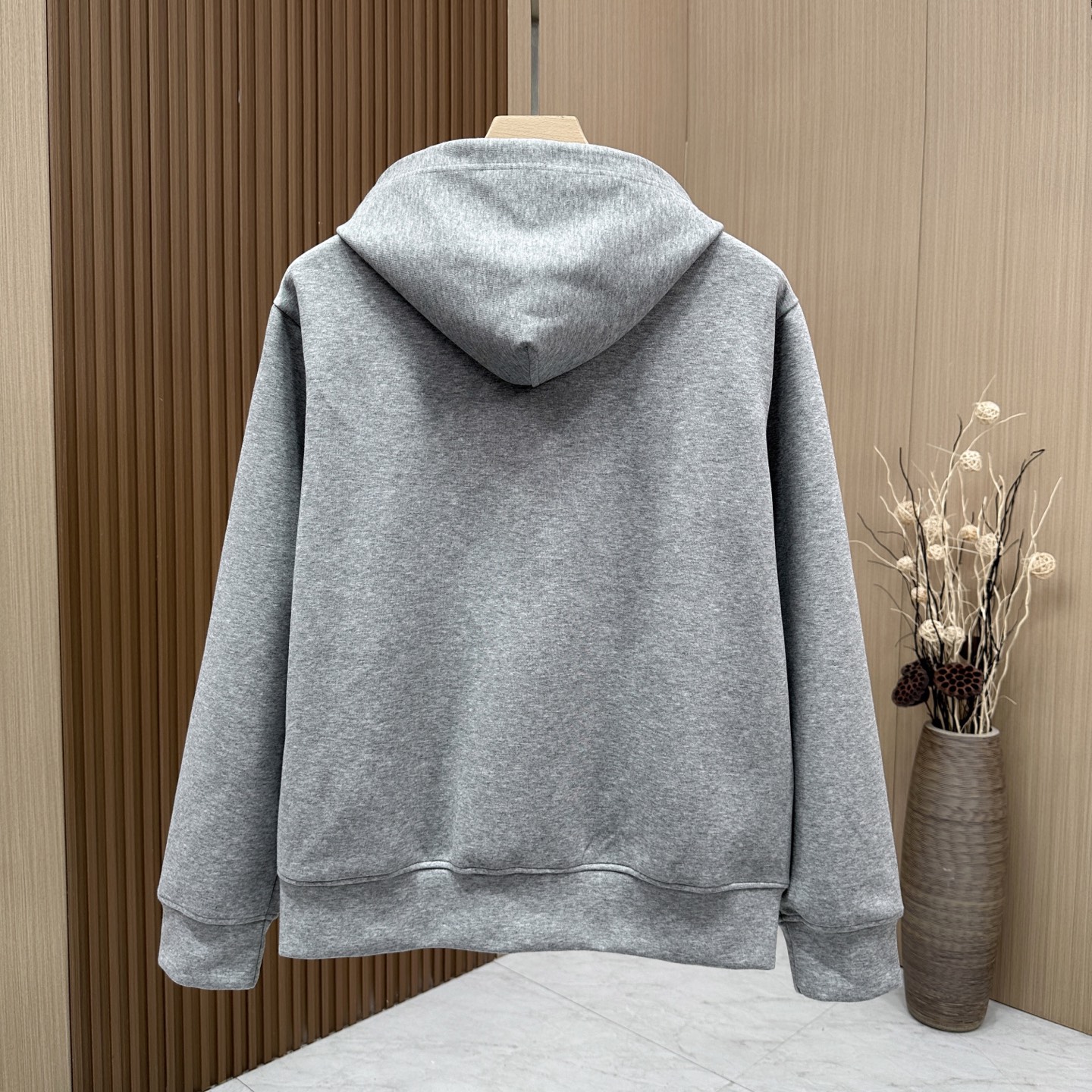 🆕🆕🆕【Loro Piana 连帽卫衣套装,将老钱风的松弛质感完美诠释,甄选高支棉混纺面料,触感软糯细腻,自带柔和哑光肌 🆕🆕🆕【Loro Piana 连帽卫衣套装,将老钱风的松弛质感完美诠释,甄选高支棉混纺面料,触感软糯细腻,自带柔和哑光肌