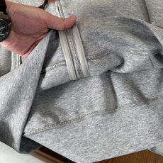 🆕🆕🆕【Loro Piana 连帽卫衣套装,将老钱风的松弛质感完美诠释,甄选高支棉混纺面料,触感软糯细腻,自带柔和哑光肌 🆕🆕🆕【Loro Piana 连帽卫衣套装,将老钱风的松弛质感完美诠释,甄选高支棉混纺面料,触感软糯细腻,自带柔和哑光肌