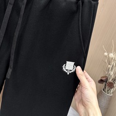 🆕🆕🆕【Loro Piana 撞色刺绣休闲套装,一套拿捏松弛高级感的男士休闲套装,兼顾质感与日常实穿。甄选高克重亲肤针织 🆕🆕🆕【Loro Piana 撞色刺绣休闲套装,一套拿捏松弛高级感的男士休闲套装,兼顾质感与日常实穿。甄选高克重亲肤针织