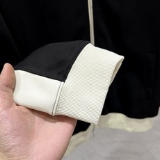 🆕🆕🆕【Loro Piana 撞色刺绣休闲套装,一套拿捏松弛高级感的男士休闲套装,兼顾质感与日常实穿。甄选高克重亲肤针织 🆕🆕🆕【Loro Piana 撞色刺绣休闲套装,一套拿捏松弛高级感的男士休闲套装,兼顾质感与日常实穿。甄选高克重亲肤针织