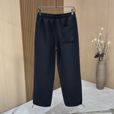 🆕🆕🆕【Loro Piana 撞色刺绣休闲套装,一套拿捏松弛高级感的男士休闲套装,兼顾质感与日常实穿。甄选高克重亲肤针织 🆕🆕🆕【Loro Piana 撞色刺绣休闲套装,一套拿捏松弛高级感的男士休闲套装,兼顾质感与日常实穿。甄选高克重亲肤针织