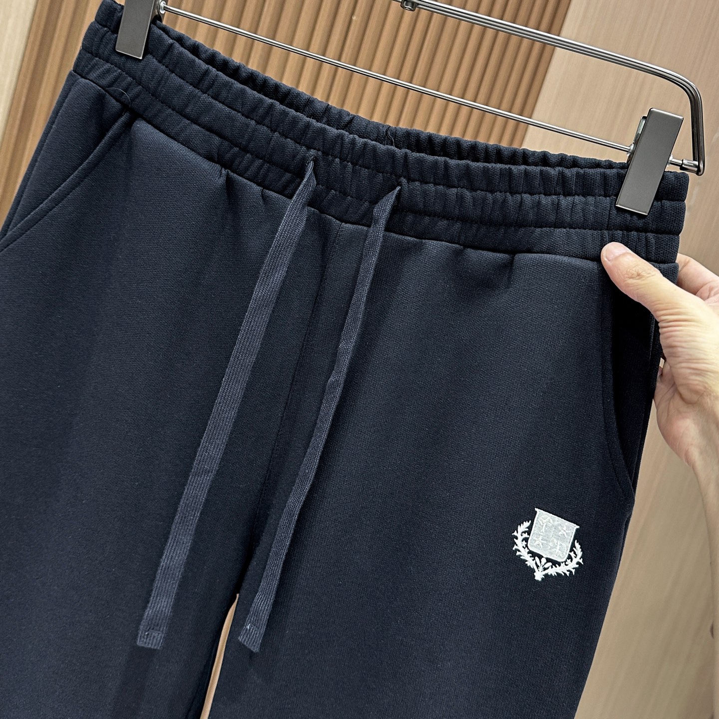 🆕🆕🆕【Loro Piana 撞色刺绣休闲套装,一套拿捏松弛高级感的男士休闲套装,兼顾质感与日常实穿。甄选高克重亲肤针织 🆕🆕🆕【Loro Piana 撞色刺绣休闲套装,一套拿捏松弛高级感的男士休闲套装,兼顾质感与日常实穿。甄选高克重亲肤针织