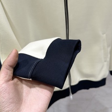🆕🆕🆕【Loro Piana 撞色刺绣休闲套装,一套拿捏松弛高级感的男士休闲套装,兼顾质感与日常实穿。甄选高克重亲肤针织 🆕🆕🆕【Loro Piana 撞色刺绣休闲套装,一套拿捏松弛高级感的男士休闲套装,兼顾质感与日常实穿。甄选高克重亲肤针织