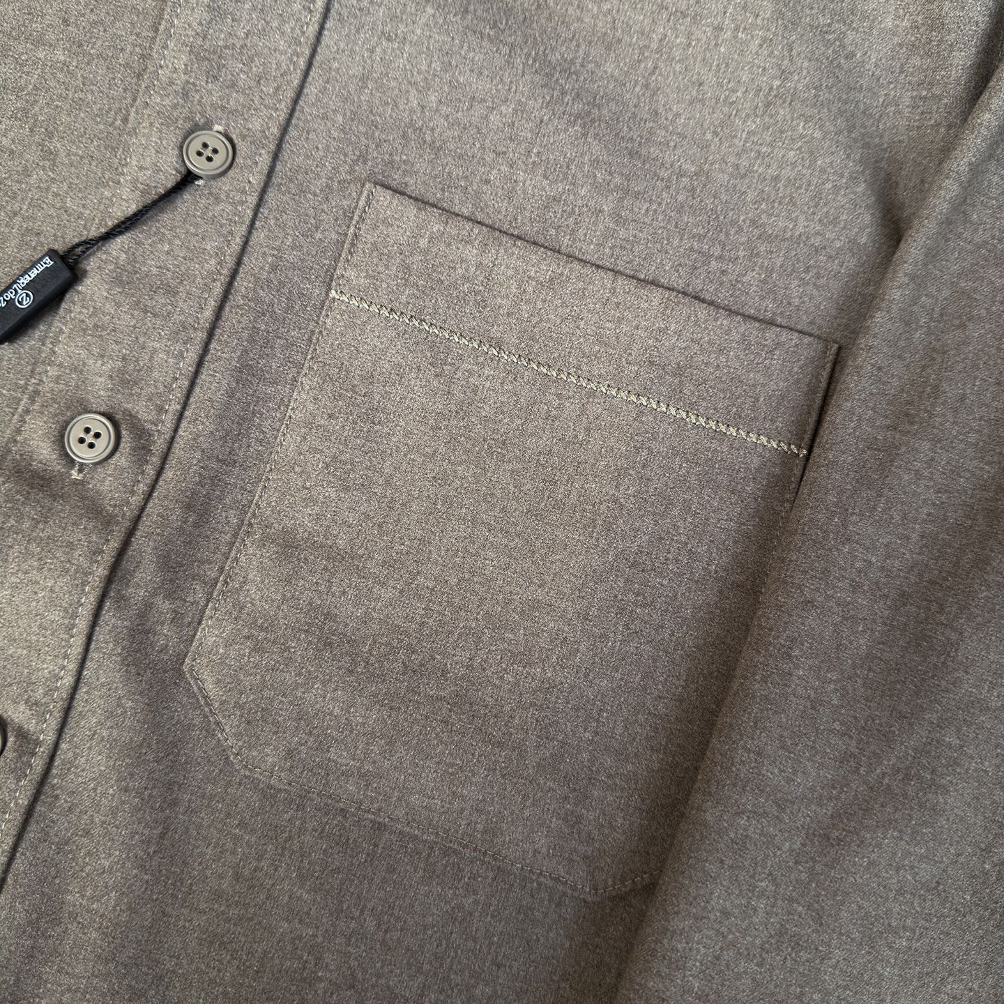 🆕🆕🆕 #新款上新 【Zegna 羊绒混纺衬衫套装，整套诠释老钱风松弛绅士格调】 选用细腻羊绒混纺面料，羊绒赋予面料温润