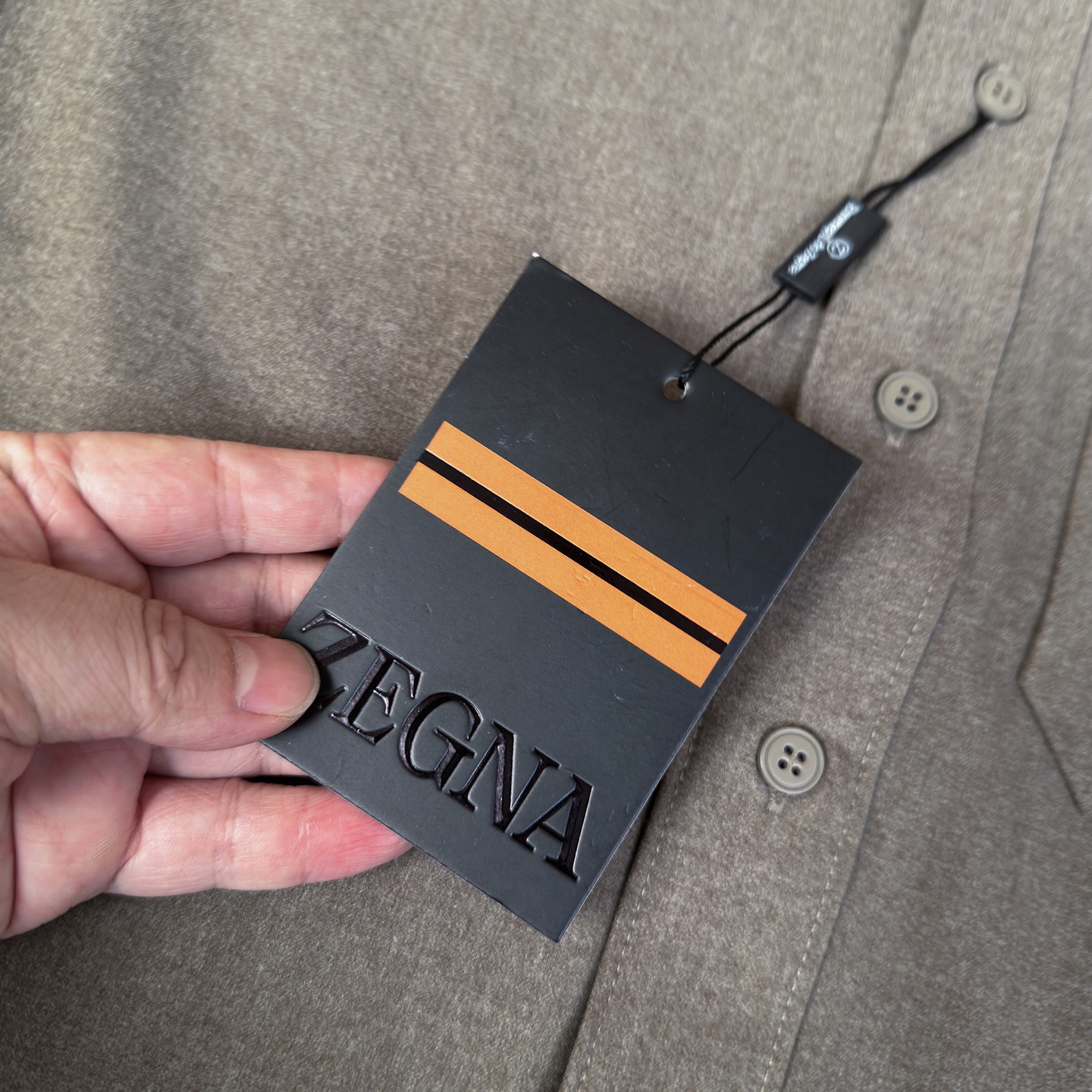 🆕🆕🆕 #新款上新 【Zegna 羊绒混纺衬衫套装，整套诠释老钱风松弛绅士格调】 选用细腻羊绒混纺面料，羊绒赋予面料温润