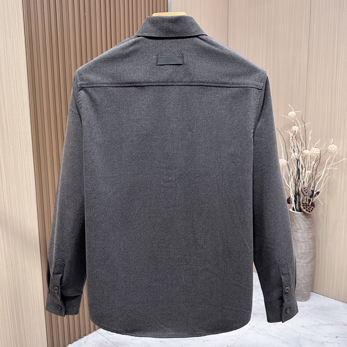 🆕🆕🆕 #新款上新 【Zegna 羊绒混纺衬衫套装,整套诠释老钱风松弛绅士格调】 选用细腻羊绒混纺面料,羊绒赋予面料温润 🆕🆕🆕 #新款上新 【Zegna 羊绒混纺衬衫套装,整套诠释老钱风松弛绅士格调】 选用细腻羊绒混纺面料,羊绒赋予面料温润