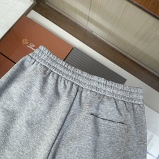 🆕🆕🆕 #新款上新 【Brioni 连帽拉链卫衣套装,不夸张的花色,整套呈现低调内敛的老钱休闲格调,沉稳耐看,不张扬却 🆕🆕🆕 #新款上新 【Brioni 连帽拉链卫衣套装,不夸张的花色,整套呈现低调内敛的老钱休闲格调,沉稳耐看,不张扬却