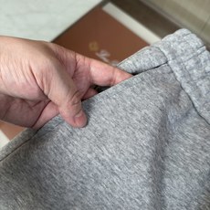 🆕🆕🆕 #新款上新 【Brioni 连帽拉链卫衣套装,不夸张的花色,整套呈现低调内敛的老钱休闲格调,沉稳耐看,不张扬却 🆕🆕🆕 #新款上新 【Brioni 连帽拉链卫衣套装,不夸张的花色,整套呈现低调内敛的老钱休闲格调,沉稳耐看,不张扬却
