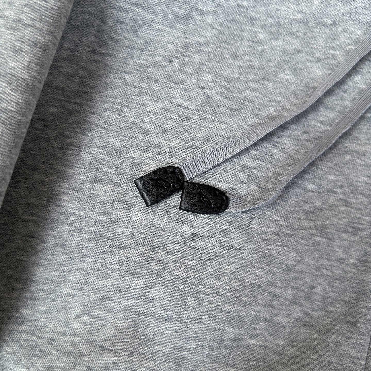 🆕🆕🆕 #新款上新 【Brioni 连帽拉链卫衣套装,不夸张的花色,整套呈现低调内敛的老钱休闲格调,沉稳耐看,不张扬却 🆕🆕🆕 #新款上新 【Brioni 连帽拉链卫衣套装,不夸张的花色,整套呈现低调内敛的老钱休闲格调,沉稳耐看,不张扬却
