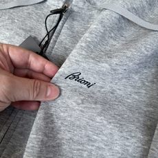 🆕🆕🆕 #新款上新 【Brioni 连帽拉链卫衣套装,不夸张的花色,整套呈现低调内敛的老钱休闲格调,沉稳耐看,不张扬却 🆕🆕🆕 #新款上新 【Brioni 连帽拉链卫衣套装,不夸张的花色,整套呈现低调内敛的老钱休闲格调,沉稳耐看,不张扬却