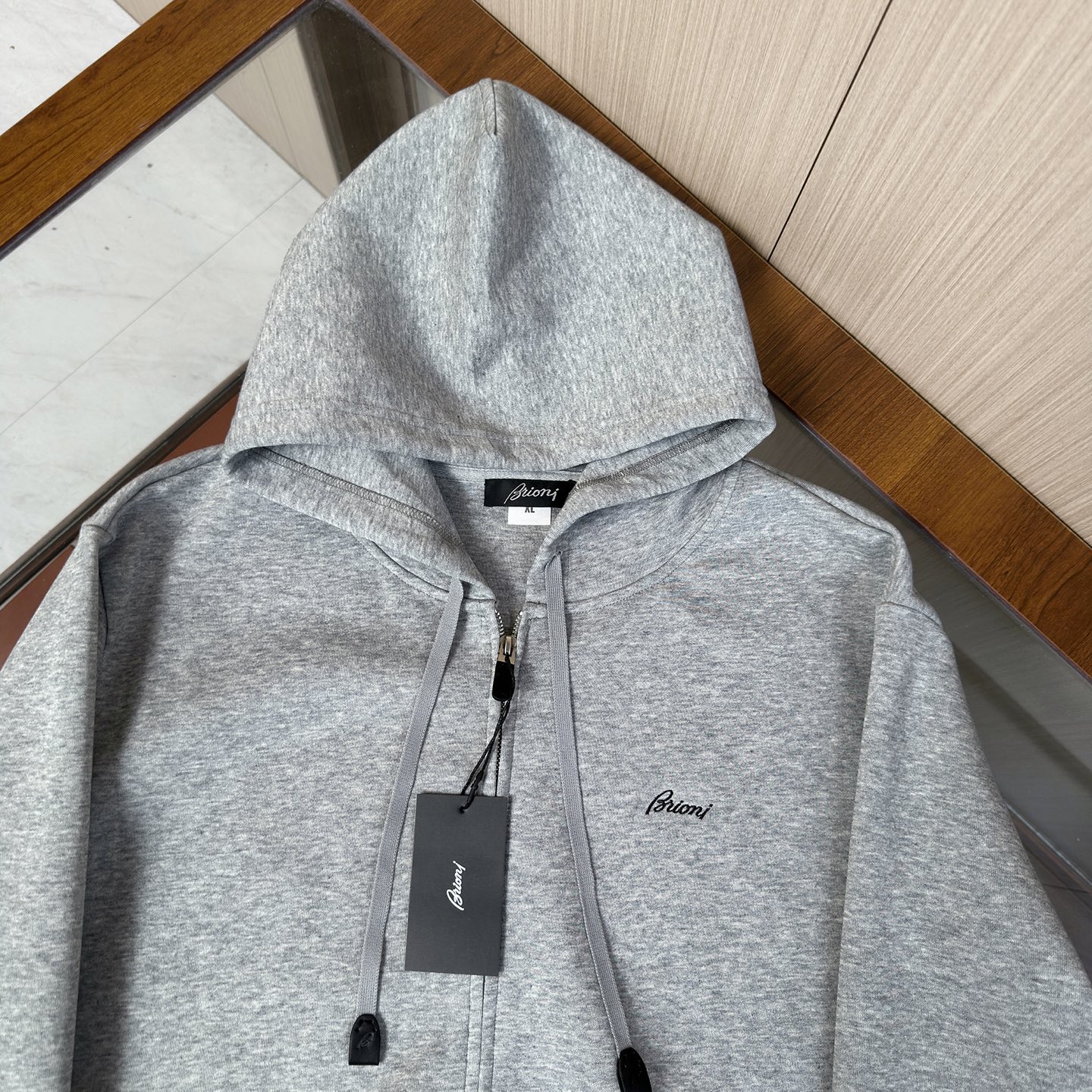 🆕🆕🆕 #新款上新 【Brioni 连帽拉链卫衣套装,不夸张的花色,整套呈现低调内敛的老钱休闲格调,沉稳耐看,不张扬却 🆕🆕🆕 #新款上新 【Brioni 连帽拉链卫衣套装,不夸张的花色,整套呈现低调内敛的老钱休闲格调,沉稳耐看,不张扬却