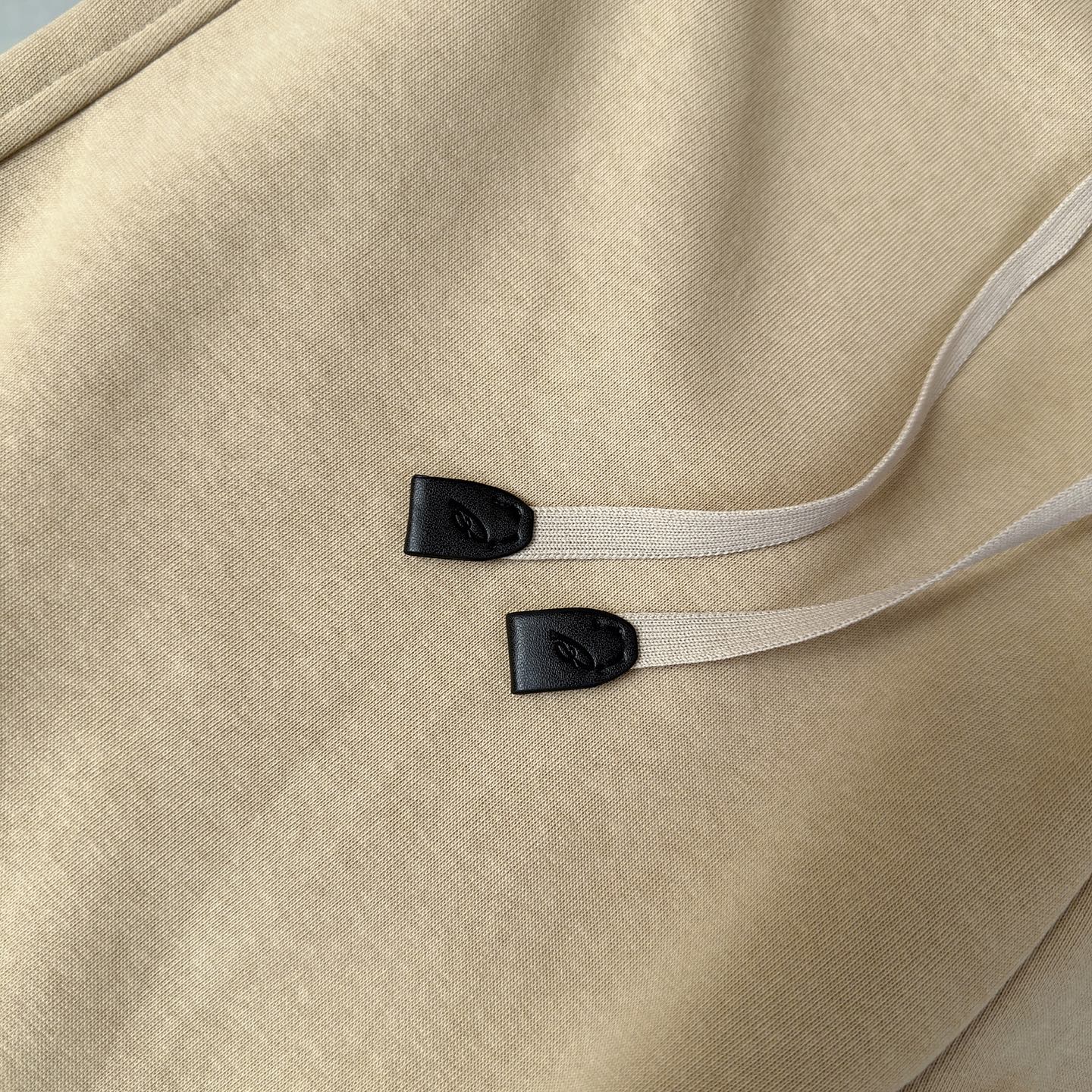 🆕🆕🆕 #新款上新 【Brioni 连帽拉链卫衣套装,不夸张的花色,整套呈现低调内敛的老钱休闲格调,沉稳耐看,不张扬却 🆕🆕🆕 #新款上新 【Brioni 连帽拉链卫衣套装,不夸张的花色,整套呈现低调内敛的老钱休闲格调,沉稳耐看,不张扬却