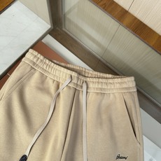 🆕🆕🆕 #新款上新 【Brioni 连帽拉链卫衣套装,不夸张的花色,整套呈现低调内敛的老钱休闲格调,沉稳耐看,不张扬却 🆕🆕🆕 #新款上新 【Brioni 连帽拉链卫衣套装,不夸张的花色,整套呈现低调内敛的老钱休闲格调,沉稳耐看,不张扬却