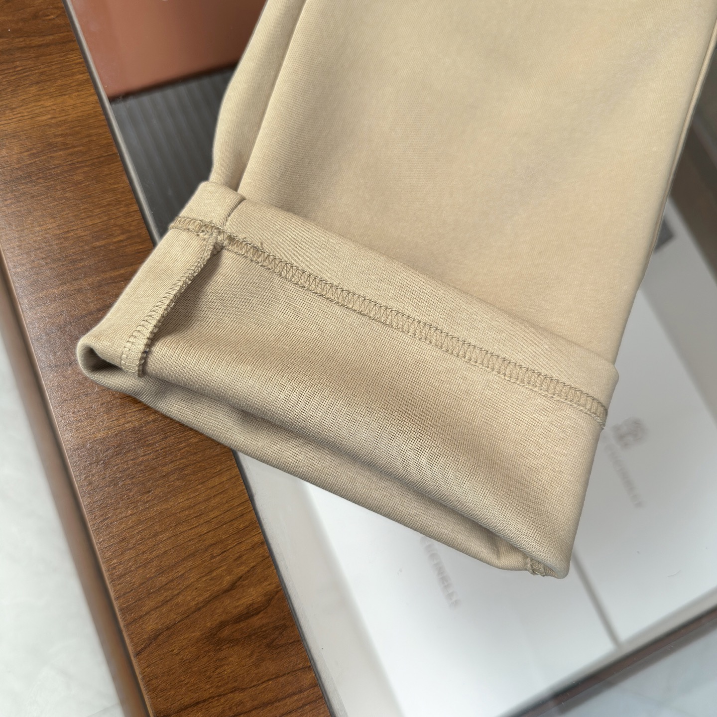 🆕🆕🆕 #新款上新 【Brioni 连帽拉链卫衣套装,不夸张的花色,整套呈现低调内敛的老钱休闲格调,沉稳耐看,不张扬却 🆕🆕🆕 #新款上新 【Brioni 连帽拉链卫衣套装,不夸张的花色,整套呈现低调内敛的老钱休闲格调,沉稳耐看,不张扬却