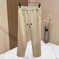 🆕🆕🆕 #新款上新 【Brioni 连帽拉链卫衣套装,不夸张的花色,整套呈现低调内敛的老钱休闲格调,沉稳耐看,不张扬却 🆕🆕🆕 #新款上新 【Brioni 连帽拉链卫衣套装,不夸张的花色,整套呈现低调内敛的老钱休闲格调,沉稳耐看,不张扬却