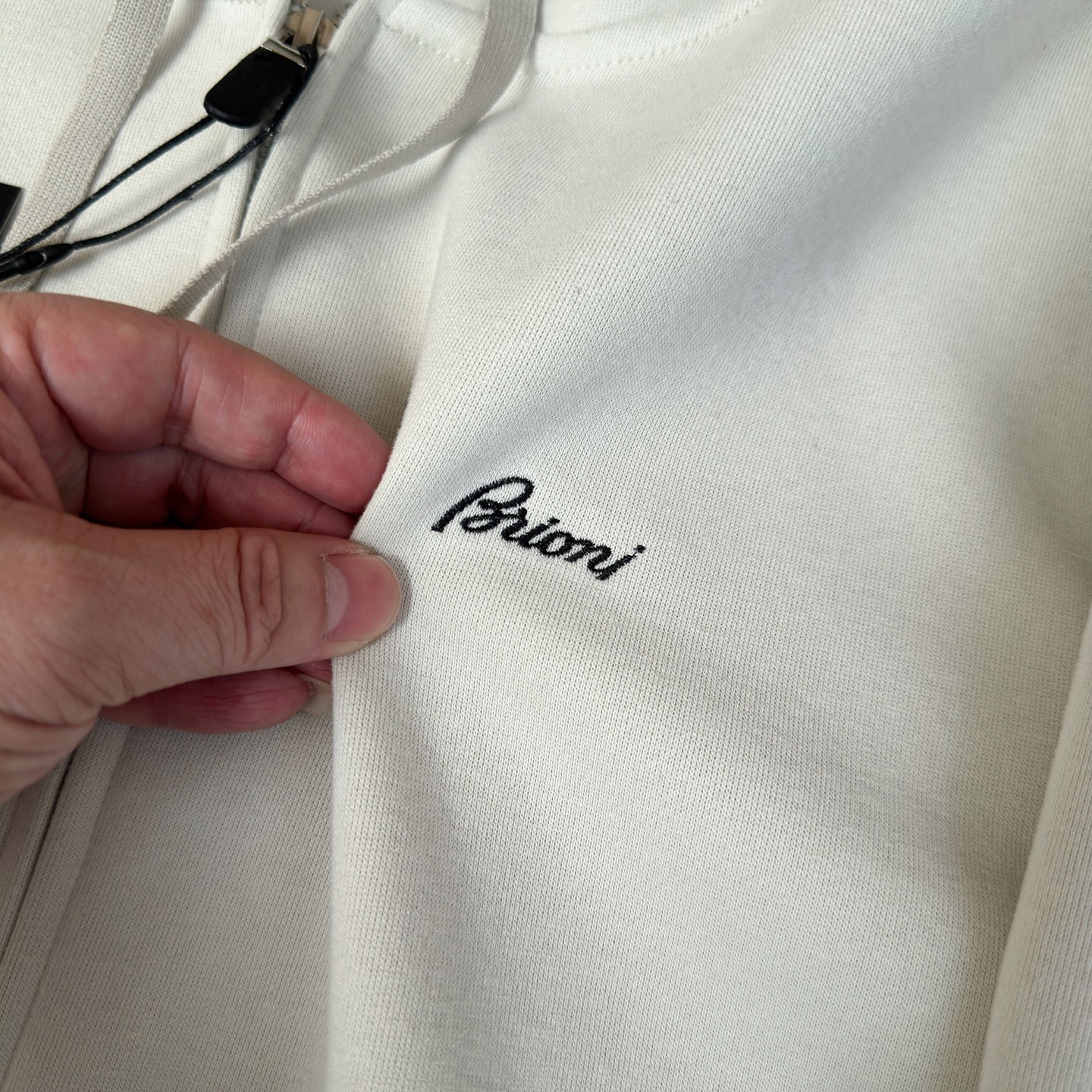 🆕🆕🆕 #新款上新 【Brioni 连帽拉链卫衣套装,不夸张的花色,整套呈现低调内敛的老钱休闲格调,沉稳耐看,不张扬却 🆕🆕🆕 #新款上新 【Brioni 连帽拉链卫衣套装,不夸张的花色,整套呈现低调内敛的老钱休闲格调,沉稳耐看,不张扬却