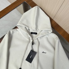 🆕🆕🆕 #新款上新 【Brioni 连帽拉链卫衣套装,不夸张的花色,整套呈现低调内敛的老钱休闲格调,沉稳耐看,不张扬却 🆕🆕🆕 #新款上新 【Brioni 连帽拉链卫衣套装,不夸张的花色,整套呈现低调内敛的老钱休闲格调,沉稳耐看,不张扬却