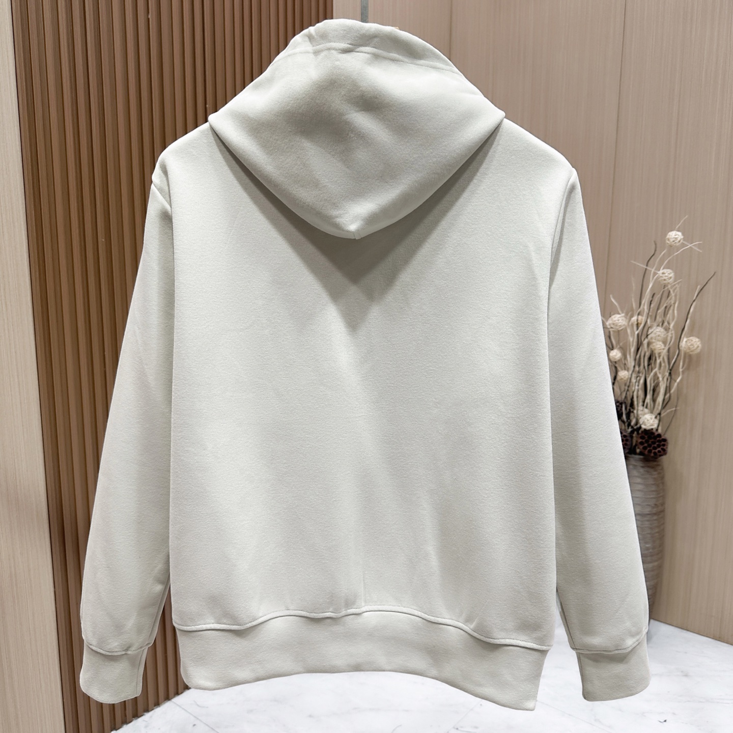 🆕🆕🆕 #新款上新 【Brioni 连帽拉链卫衣套装,不夸张的花色,整套呈现低调内敛的老钱休闲格调,沉稳耐看,不张扬却 🆕🆕🆕 #新款上新 【Brioni 连帽拉链卫衣套装,不夸张的花色,整套呈现低调内敛的老钱休闲格调,沉稳耐看,不张扬却