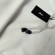 🆕🆕🆕 #新款上新 【Brioni 连帽拉链卫衣套装,不夸张的花色,整套呈现低调内敛的老钱休闲格调,沉稳耐看,不张扬却 🆕🆕🆕 #新款上新 【Brioni 连帽拉链卫衣套装,不夸张的花色,整套呈现低调内敛的老钱休闲格调,沉稳耐看,不张扬却