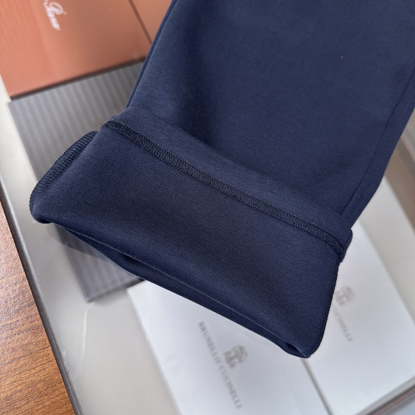 🆕🆕🆕 #新款上新 【Brioni 连帽拉链卫衣套装,不夸张的花色,整套呈现低调内敛的老钱休闲格调,沉稳耐看,不张扬却 🆕🆕🆕 #新款上新 【Brioni 连帽拉链卫衣套装,不夸张的花色,整套呈现低调内敛的老钱休闲格调,沉稳耐看,不张扬却