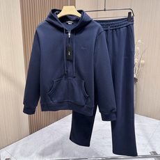 🆕🆕🆕 #新款上新 【Brioni 连帽拉链卫衣套装,不夸张的花色,整套呈现低调内敛的老钱休闲格调,沉稳耐看,不张扬却 🆕🆕🆕 #新款上新 【Brioni 连帽拉链卫衣套装,不夸张的花色,整套呈现低调内敛的老钱休闲格调,沉稳耐看,不张扬却