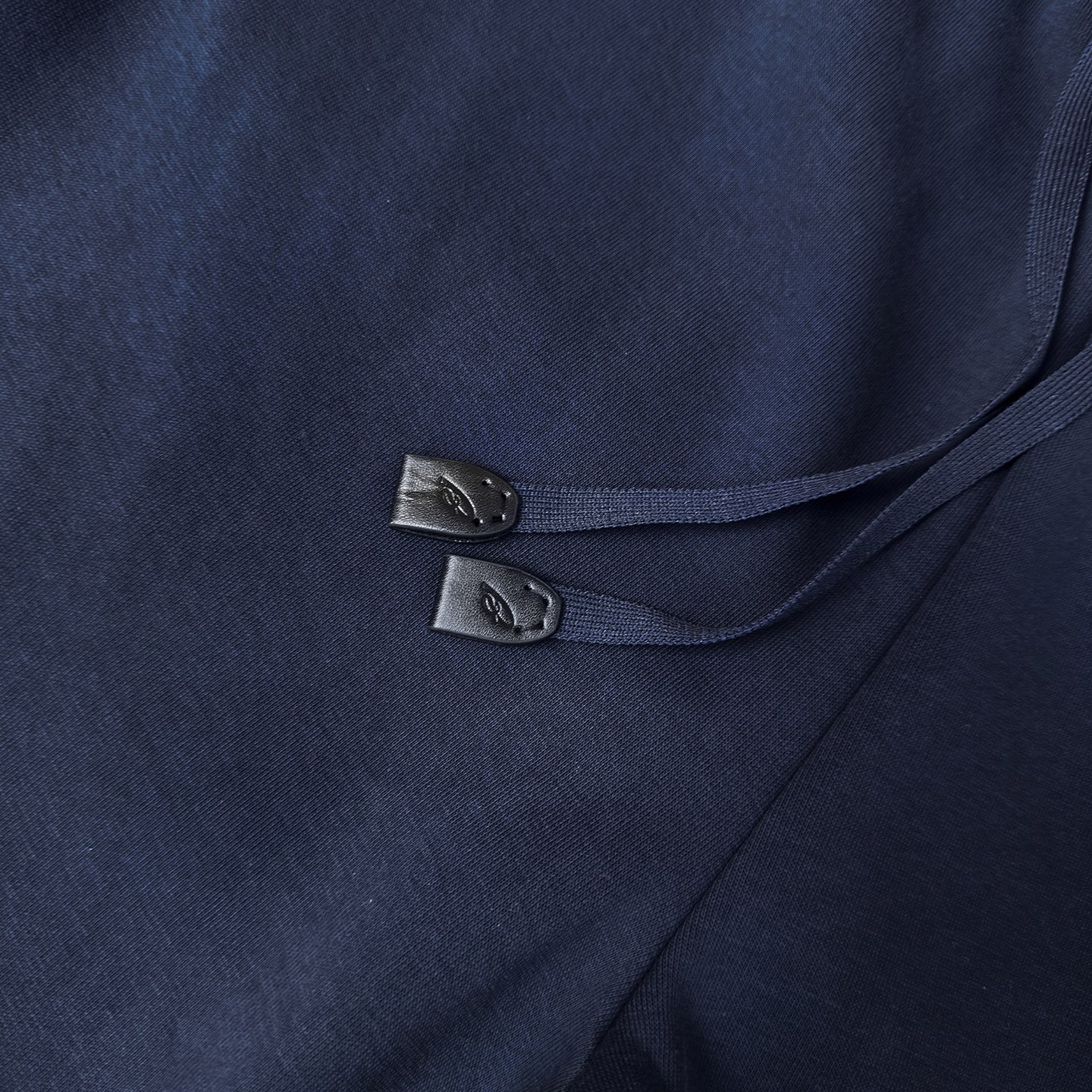 🆕🆕🆕 #新款上新 【Brioni 连帽拉链卫衣套装,不夸张的花色,整套呈现低调内敛的老钱休闲格调,沉稳耐看,不张扬却 🆕🆕🆕 #新款上新 【Brioni 连帽拉链卫衣套装,不夸张的花色,整套呈现低调内敛的老钱休闲格调,沉稳耐看,不张扬却