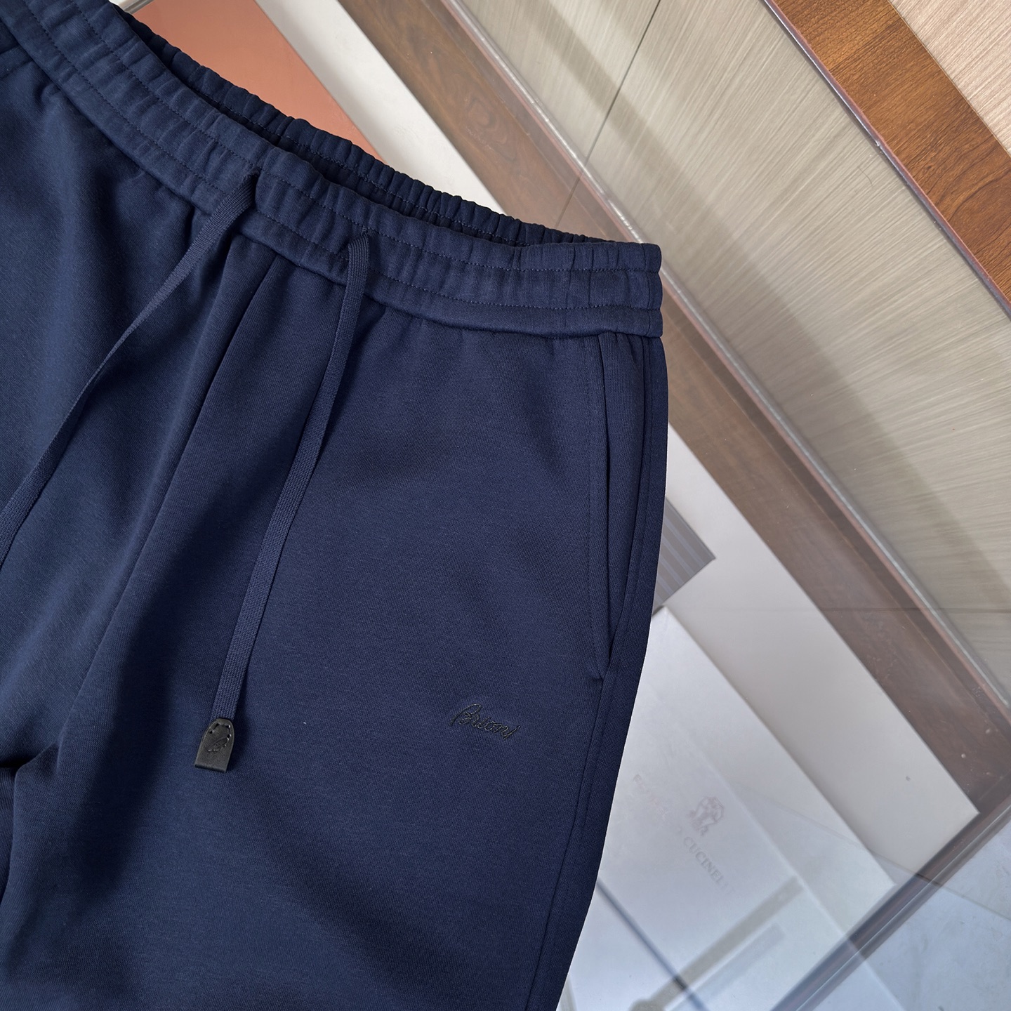 🆕🆕🆕 #新款上新 【Brioni 连帽拉链卫衣套装,不夸张的花色,整套呈现低调内敛的老钱休闲格调,沉稳耐看,不张扬却 🆕🆕🆕 #新款上新 【Brioni 连帽拉链卫衣套装,不夸张的花色,整套呈现低调内敛的老钱休闲格调,沉稳耐看,不张扬却