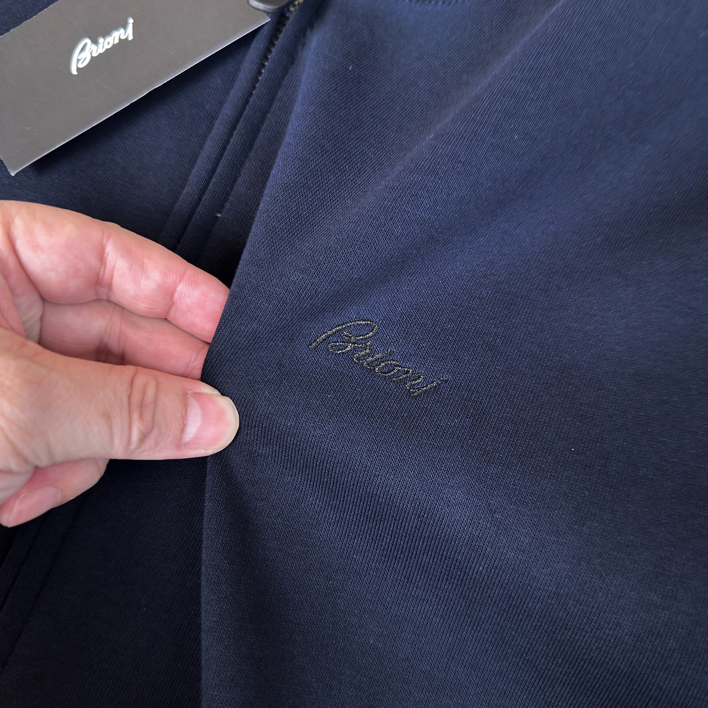 🆕🆕🆕 #新款上新 【Brioni 连帽拉链卫衣套装,不夸张的花色,整套呈现低调内敛的老钱休闲格调,沉稳耐看,不张扬却 🆕🆕🆕 #新款上新 【Brioni 连帽拉链卫衣套装,不夸张的花色,整套呈现低调内敛的老钱休闲格调,沉稳耐看,不张扬却