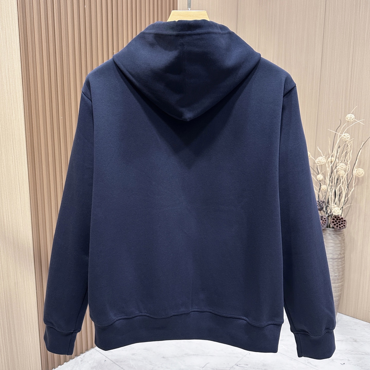 🆕🆕🆕 #新款上新 【Brioni 连帽拉链卫衣套装,不夸张的花色,整套呈现低调内敛的老钱休闲格调,沉稳耐看,不张扬却 🆕🆕🆕 #新款上新 【Brioni 连帽拉链卫衣套装,不夸张的花色,整套呈现低调内敛的老钱休闲格调,沉稳耐看,不张扬却