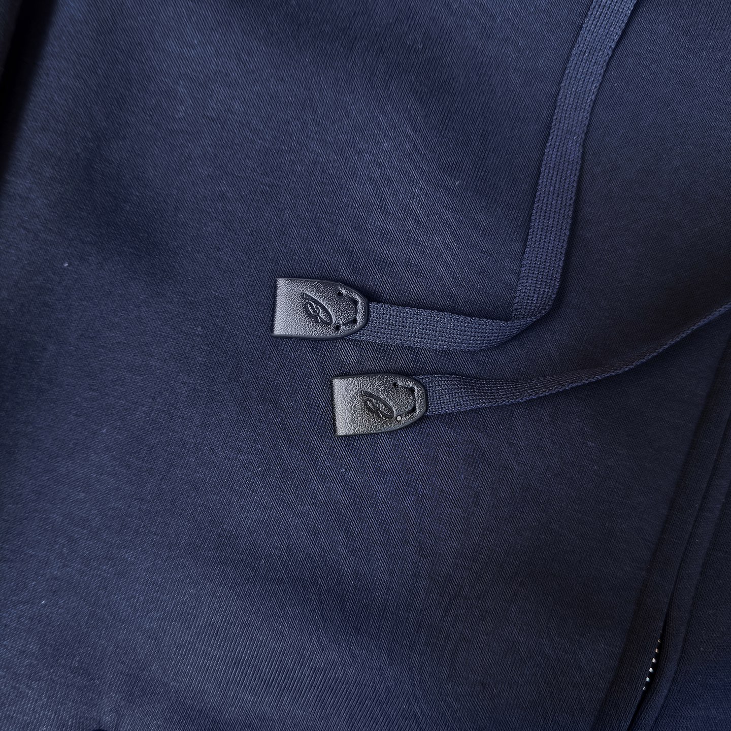 🆕🆕🆕 #新款上新 【Brioni 连帽拉链卫衣套装,不夸张的花色,整套呈现低调内敛的老钱休闲格调,沉稳耐看,不张扬却 🆕🆕🆕 #新款上新 【Brioni 连帽拉链卫衣套装,不夸张的花色,整套呈现低调内敛的老钱休闲格调,沉稳耐看,不张扬却