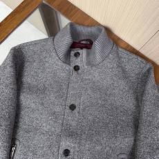 🆕🆕🆕 #新款上新 【Brioni 布里奥尼 男士棒球领羊毛夹克,将绅士格调与休闲版型巧妙融合,兼顾风度与实穿属性】 🆕🆕🆕 #新款上新 【Brioni 布里奥尼 男士棒球领羊毛夹克,将绅士格调与休闲版型巧妙融合,兼顾风度与实穿属性】